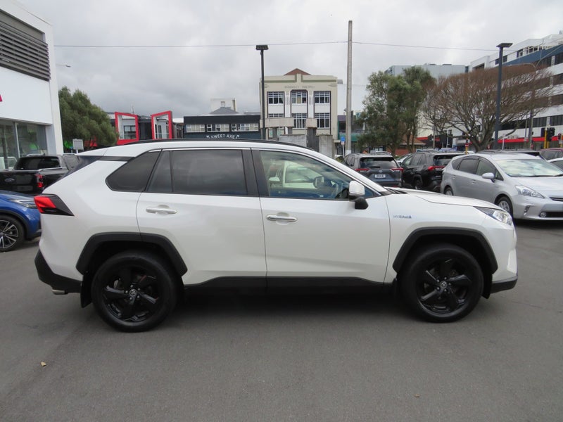 2020 Toyota RAV4 Limited 2.5P HV ECVT AWD SUV image 3