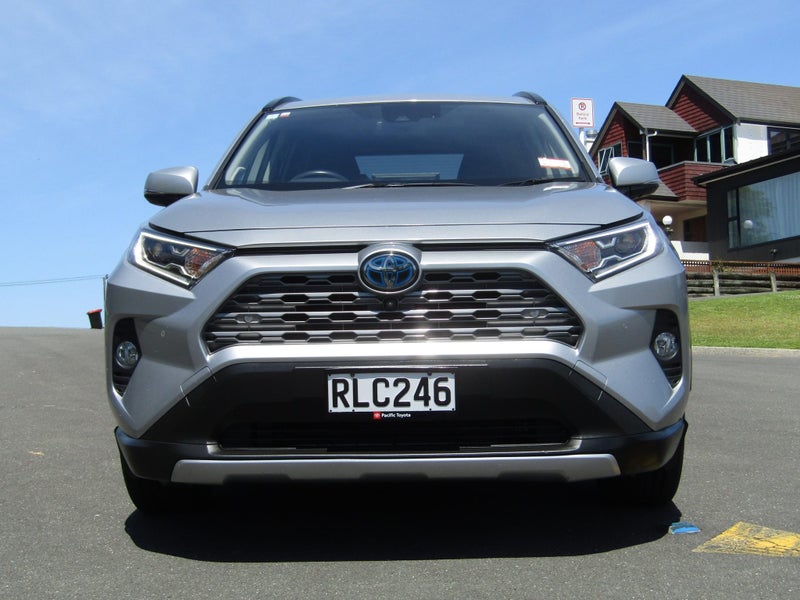 2020 Toyota RAV4 Limited 2.5P Hybrid image 2