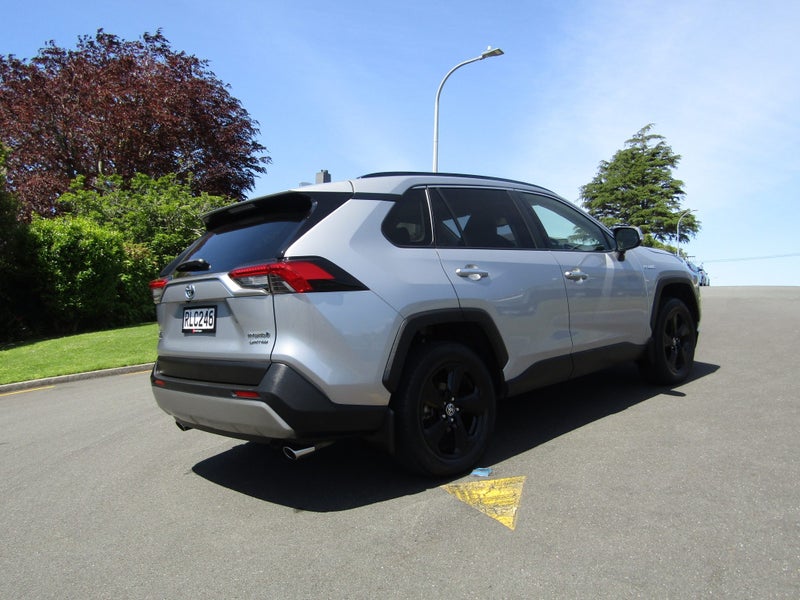 2020 Toyota RAV4 Limited 2.5P Hybrid image 4