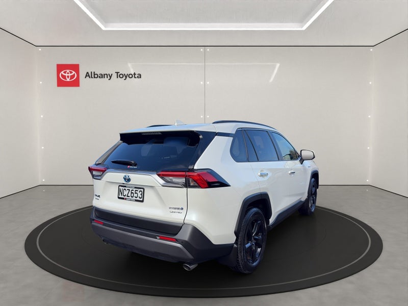 2020 Toyota RAV4 Limited 2.5PH/4WD/HD image 3