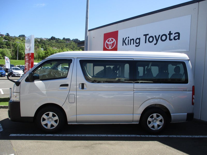 2020 Toyota Regius Hiace 10 seater image 2