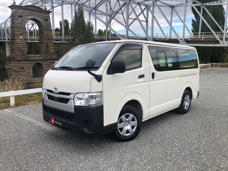 2020 Toyota Regius Hiace 4WD 2.8 Turbo Diesel Auto image 3