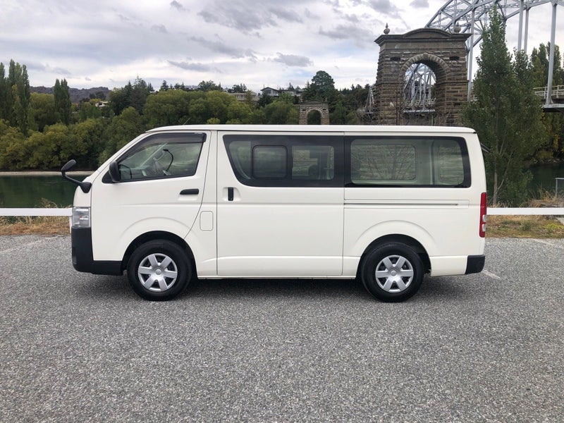 2020 Toyota Regius Hiace 4WD 2.8 Turbo Diesel Auto image 4
