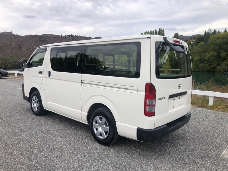 2020 Toyota Regius Hiace 4WD 2.8 Turbo Diesel Auto image 5