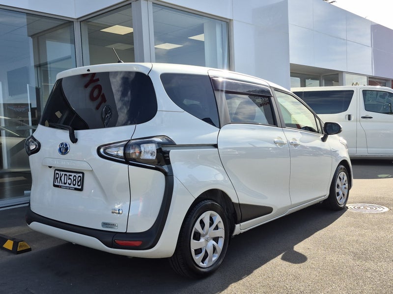 2020 Toyota Sienta 1.5P Hybrid X 7 Seats image 3