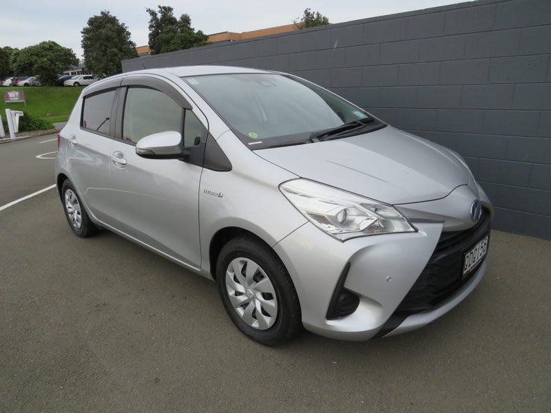 2020 Toyota Vitz 1.5 Hybrid F 5 image 2