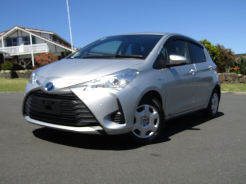 2020 Toyota Vitz 1.5 Hybrid F 5Dr Hatch CVT 2WD image 3