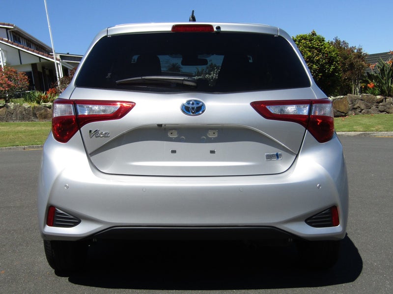 2020 Toyota Vitz 1.5 Hybrid F 5Dr Hatch CVT 2WD image 4