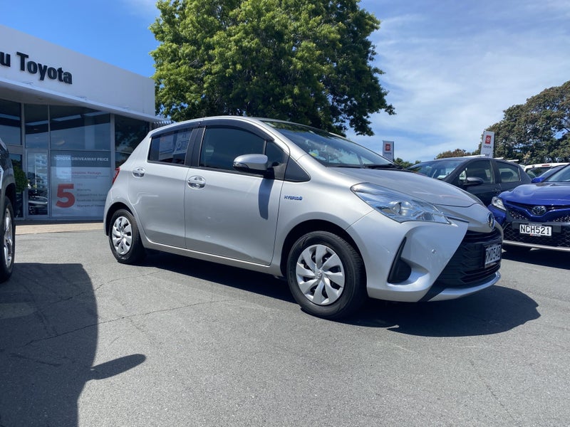 2020 Toyota Vitz 1.5 Hybrid Hatch image 1