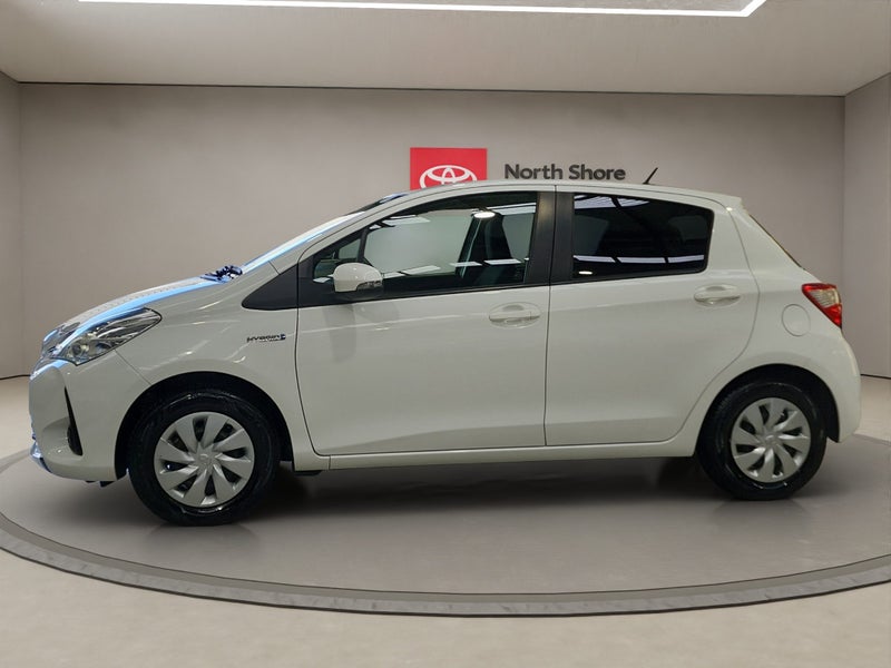 2020 Toyota Vitz 1.5L Hybrid F 2WD Hatchback image 4