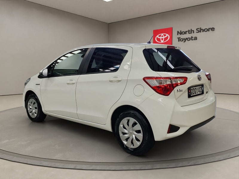 2020 Toyota Vitz 1.5L Hybrid F 2WD Hatchback image 5