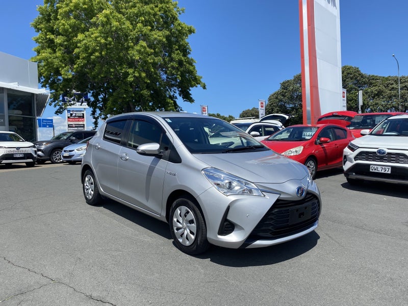 2020 Toyota Vitz 1.5P Hybrid hatch image 1