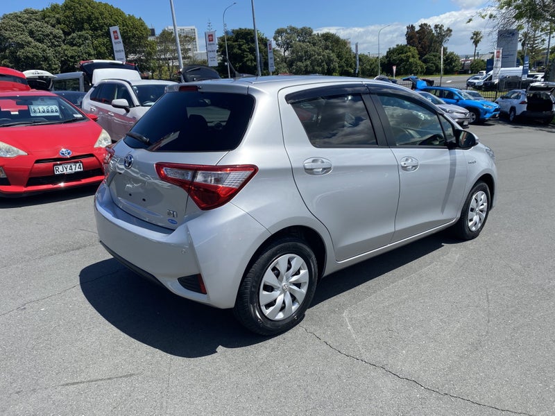 2020 Toyota Vitz 1.5P Hybrid hatch image 2