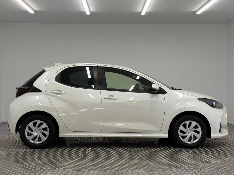 2020 Toyota Yaris 1.5 Hybrid image 2