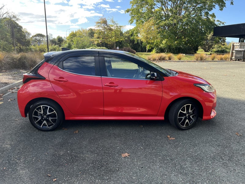 2020 Toyota Yaris 1.5 Hybrid 4WD image 2