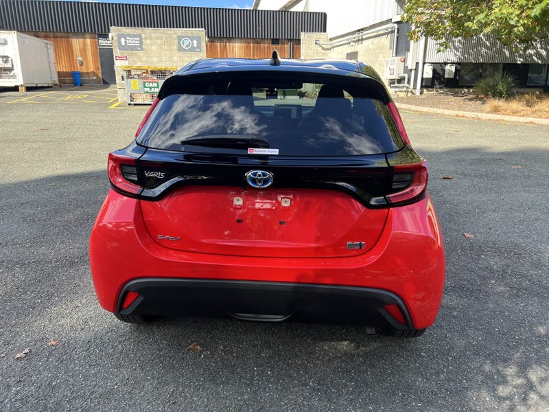 2020 Toyota Yaris 1.5 Hybrid 4WD image 5