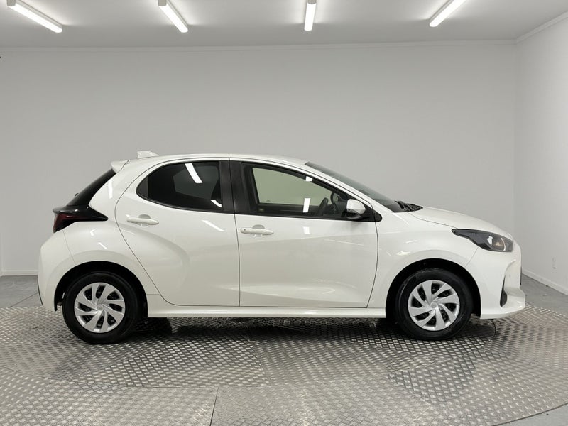 2020 Toyota Yaris 1.5 Hybrid image 2