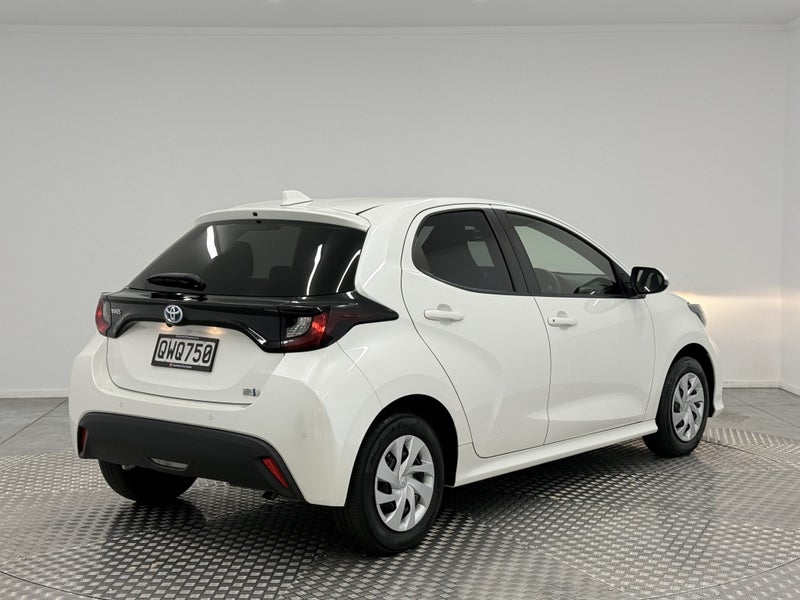 2020 Toyota Yaris 1.5 Hybrid image 3