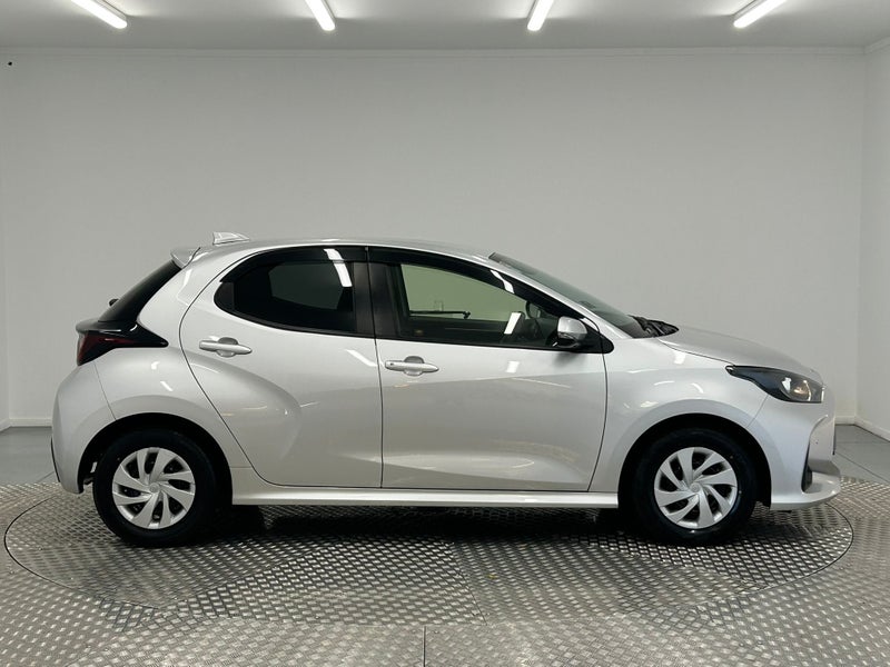 2020 Toyota Yaris 1.5 Hybrid X image 2