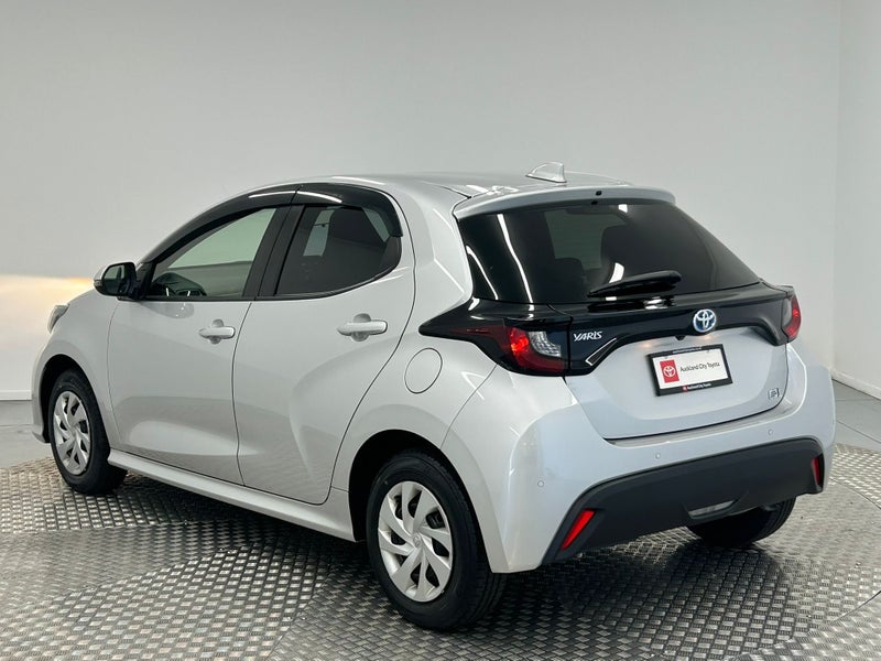 2020 Toyota Yaris 1.5 Hybrid X image 5