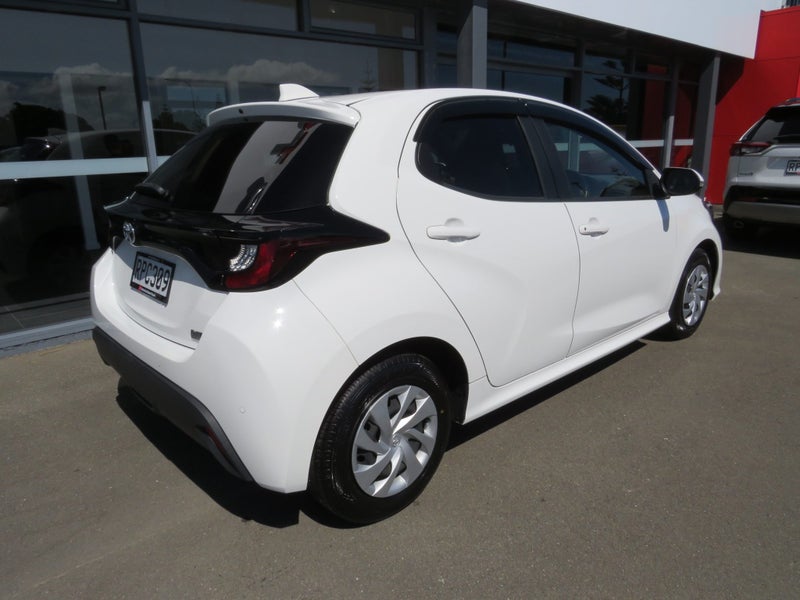 2020 Toyota Yaris 1.5 Hybrid X image 5