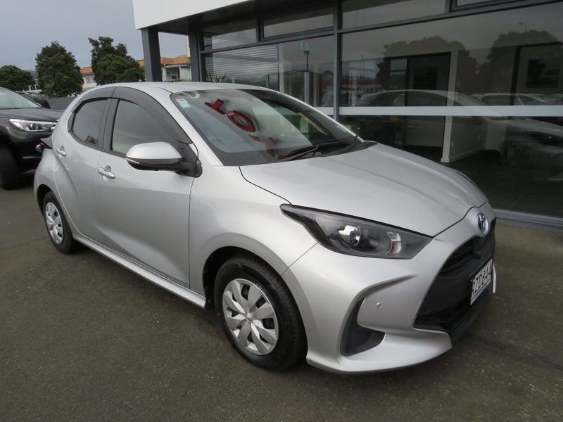 2020 Toyota Yaris 1.5 Hybrid X image 2
