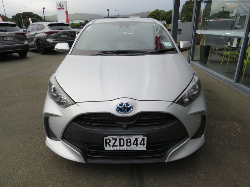 2020 Toyota Yaris 1.5 Hybrid X image 3