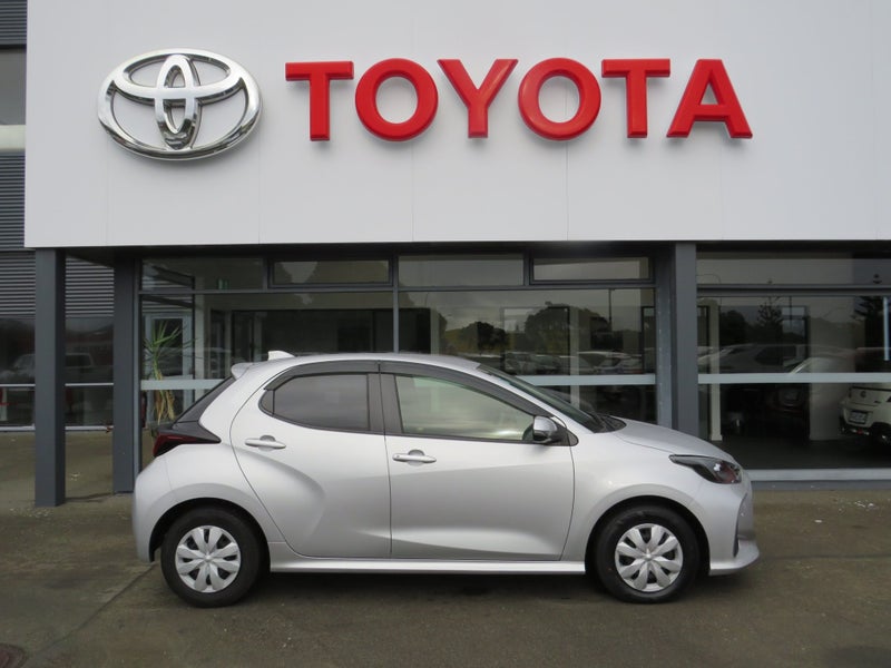 2020 Toyota Yaris 1.5 Hybrid X image 4