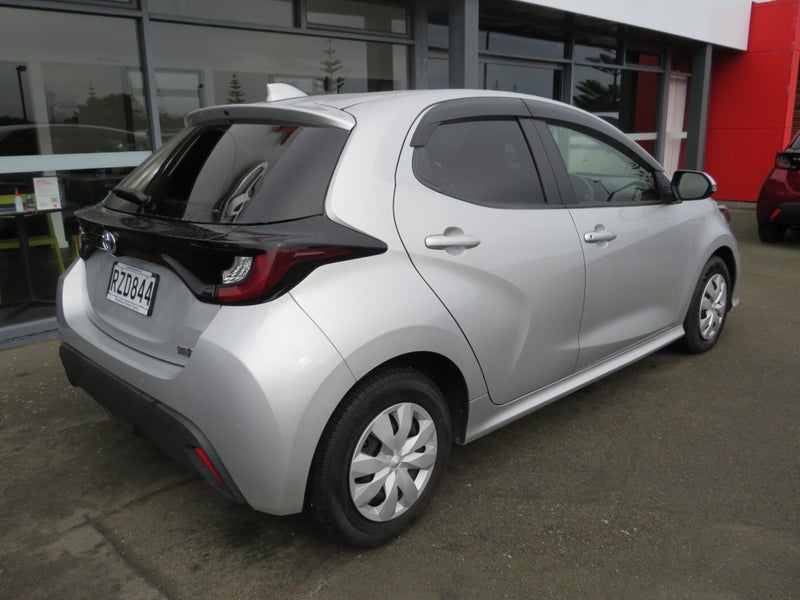 2020 Toyota Yaris 1.5 Hybrid X image 5