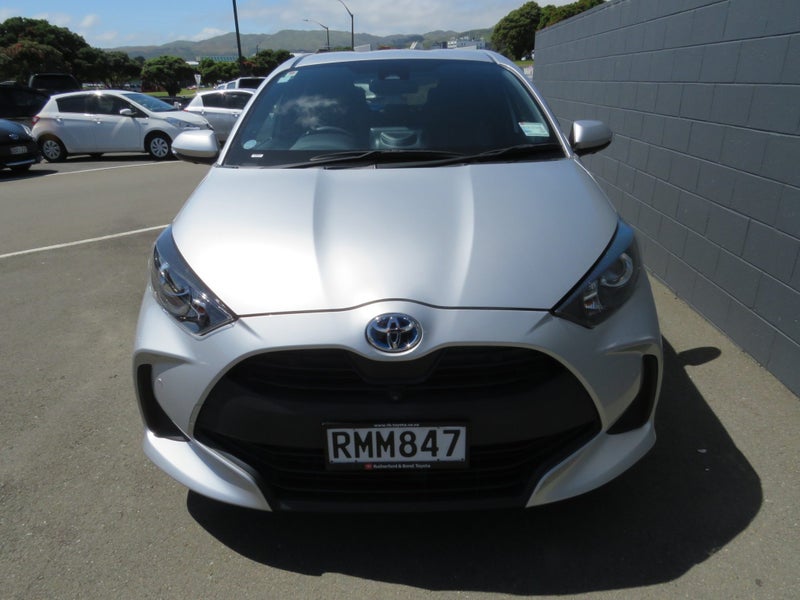 2020 Toyota Yaris 1.5 Hybrid X image 3