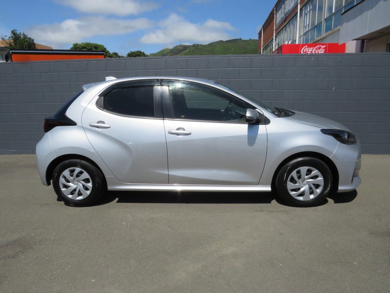 2020 Toyota Yaris 1.5 Hybrid X image 4