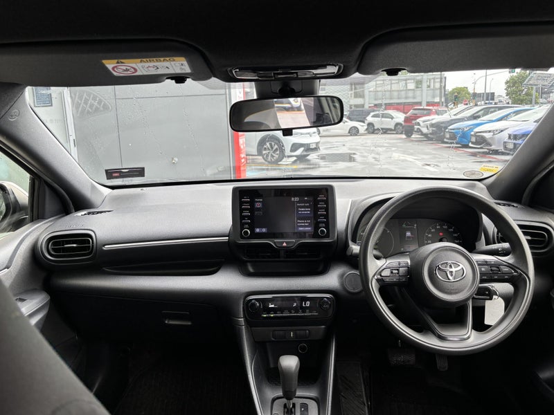 2020 Toyota Yaris 1.5 Hybrid X image 2