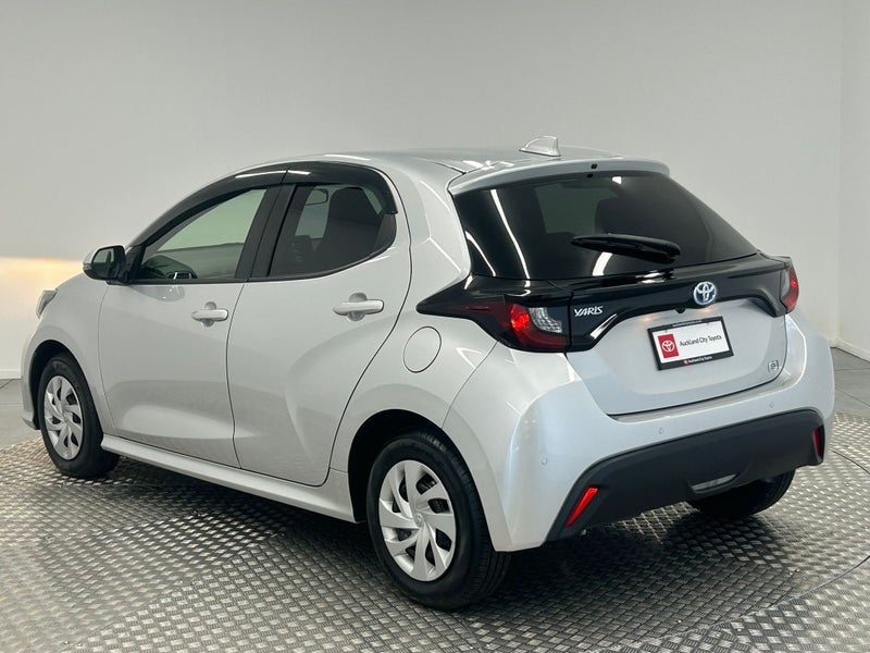 2020 Toyota Yaris 1.5 Hybrid X image 5