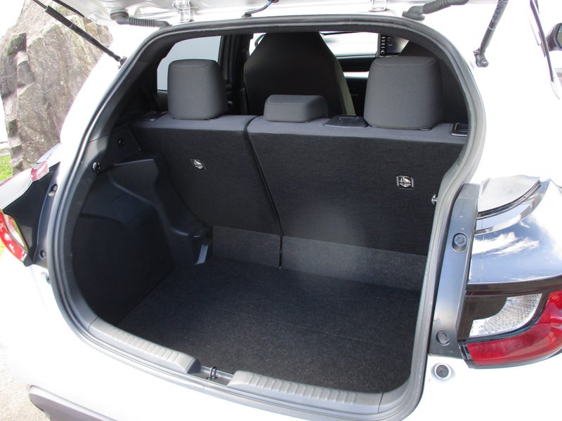 2020 Toyota Yaris 1.5 Hybrid X 5 Certified image 4