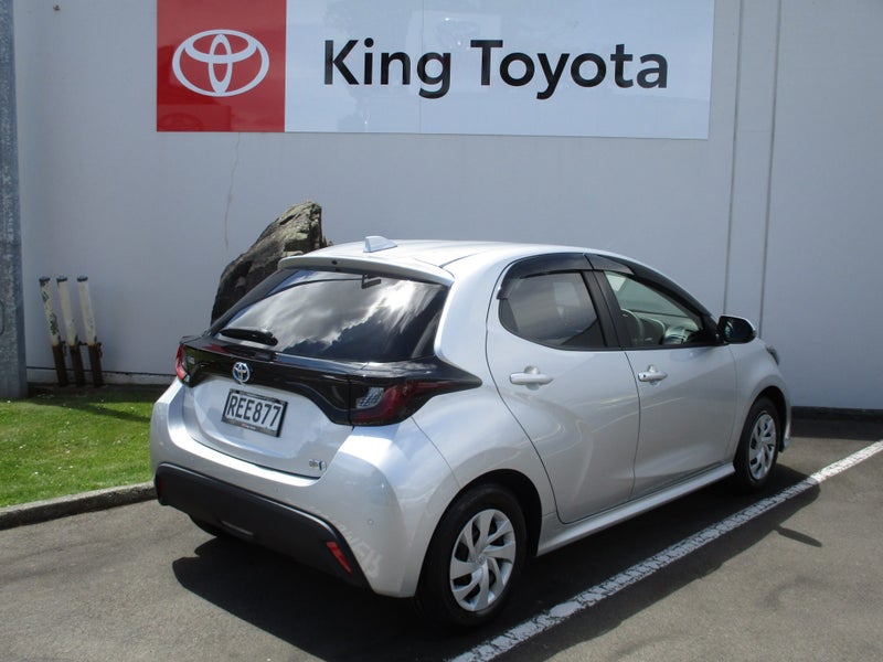 2020 Toyota Yaris 1.5 Hybrid X 5 Certified image 5