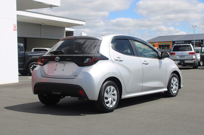 2020 Toyota Yaris 1.5 Hybrid X 5 Dr Hatch CVT 2... image 3
