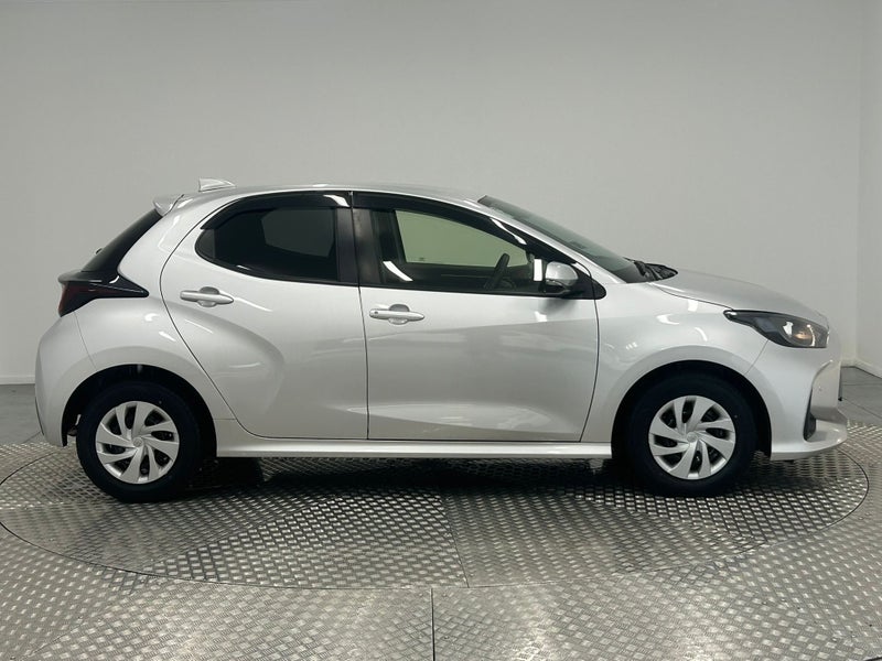 2020 Toyota Yaris 1.5 Hybrid X image 2