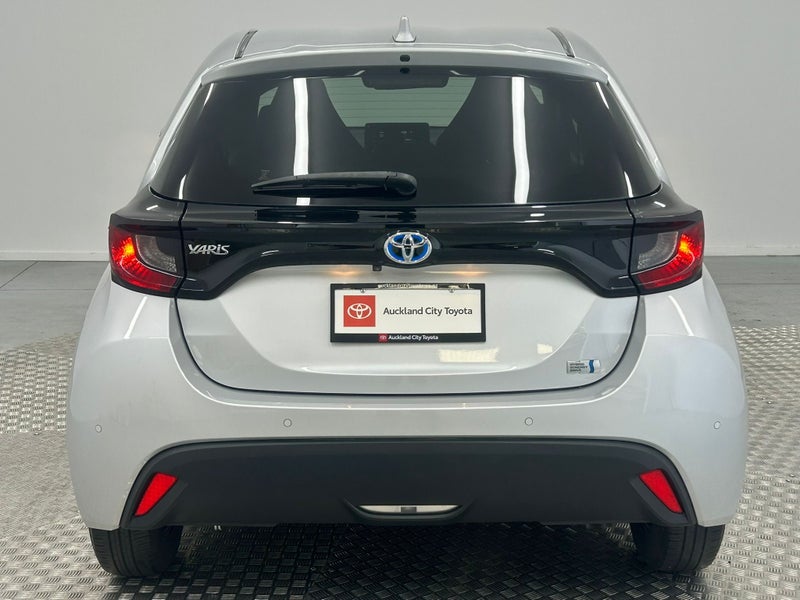 2020 Toyota Yaris 1.5 Hybrid X image 4
