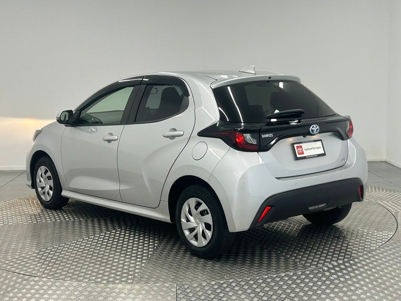 2020 Toyota Yaris 1.5 Hybrid X image 5