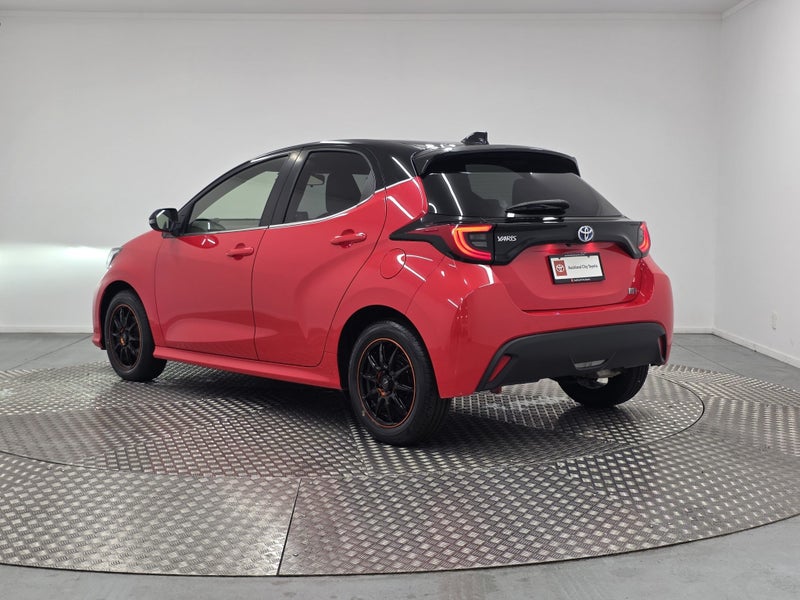 2020 Toyota Yaris 1.5 Hybrid Z image 5