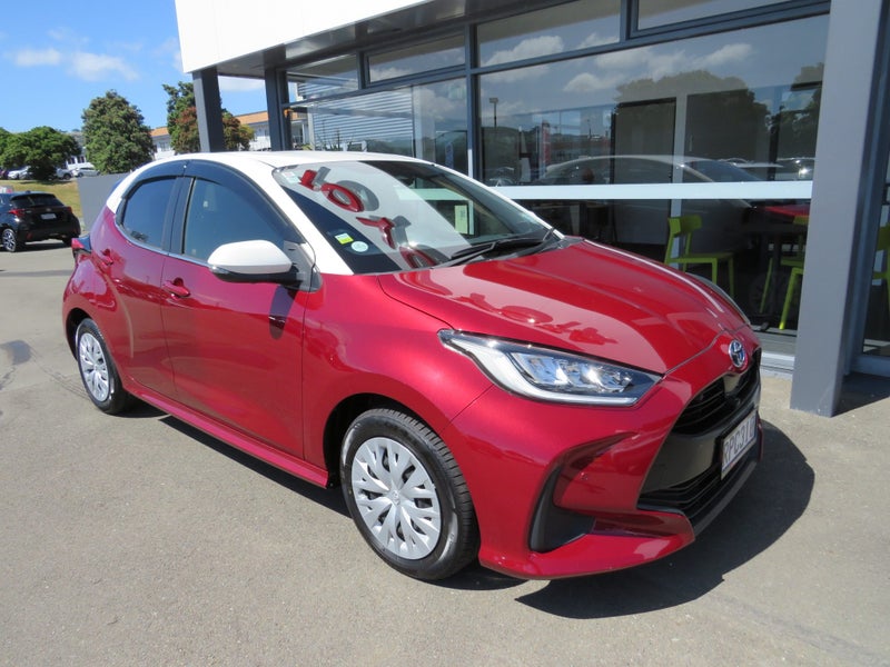 2020 Toyota Yaris 1.5 Hybrid Z image 2