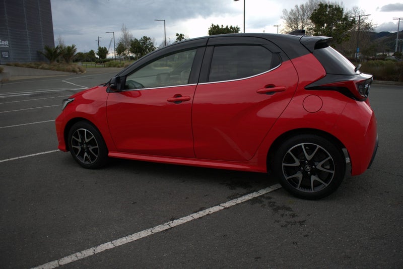 2020 Toyota Yaris 1.5 Hybrid Z image 3