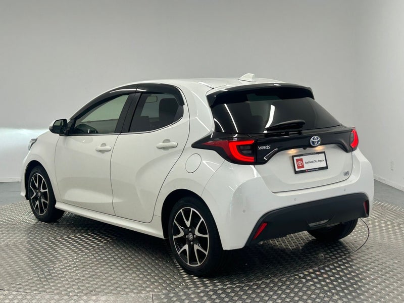 2020 Toyota Yaris 1.5 Hybrid Z image 5