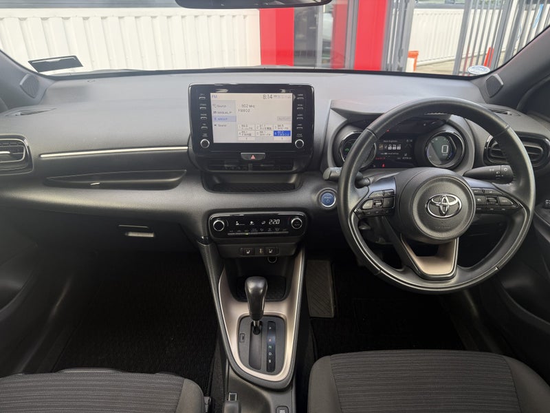 2020 Toyota Yaris 1.5 Hybrid Z 5 Dr Hatch image 2
