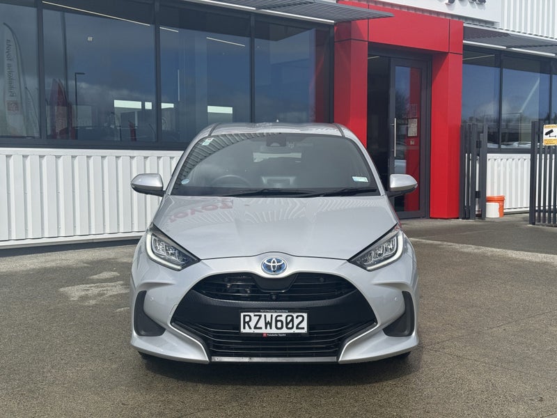 2020 Toyota Yaris 1.5 Hybrid Z 5 Dr Hatch image 3