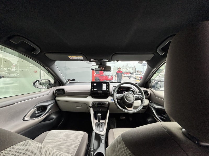 2020 Toyota Yaris 1.5 Hybrid Z 5 Dr Hatch CVT 2... image 2