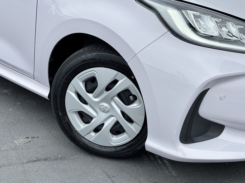 2020 Toyota Yaris 1.5 Hybrid Z 5 Dr Hatch CVT 2... image 5