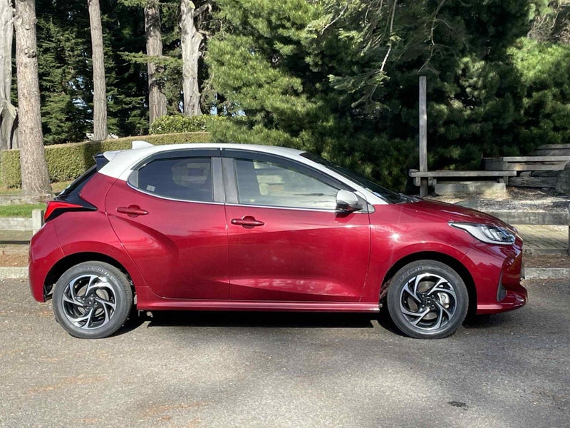 2020 Toyota Yaris 1.5 Hybrid Z 5 Dr Hatch CVT image 3
