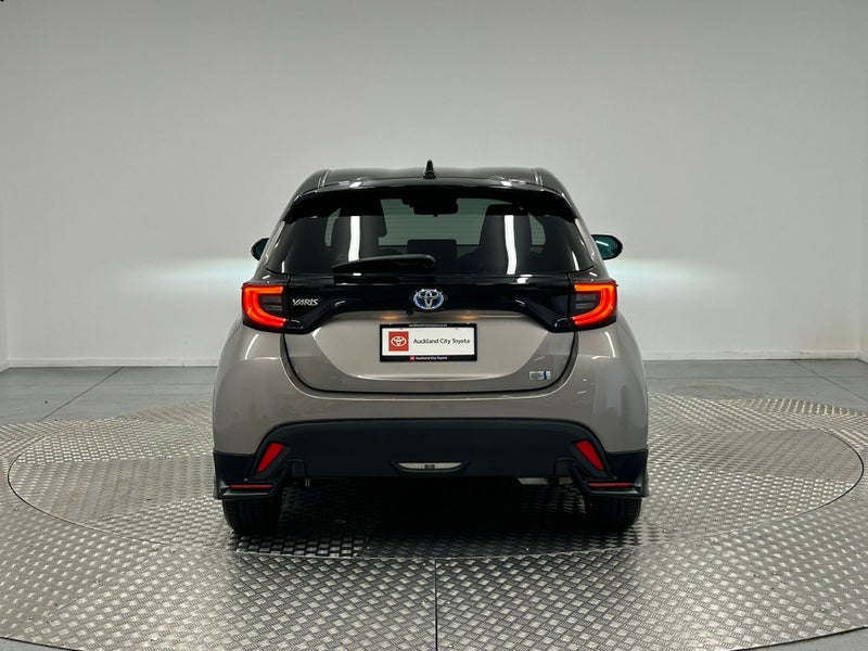 2020 Toyota Yaris 1.5 Hybrid Z image 4