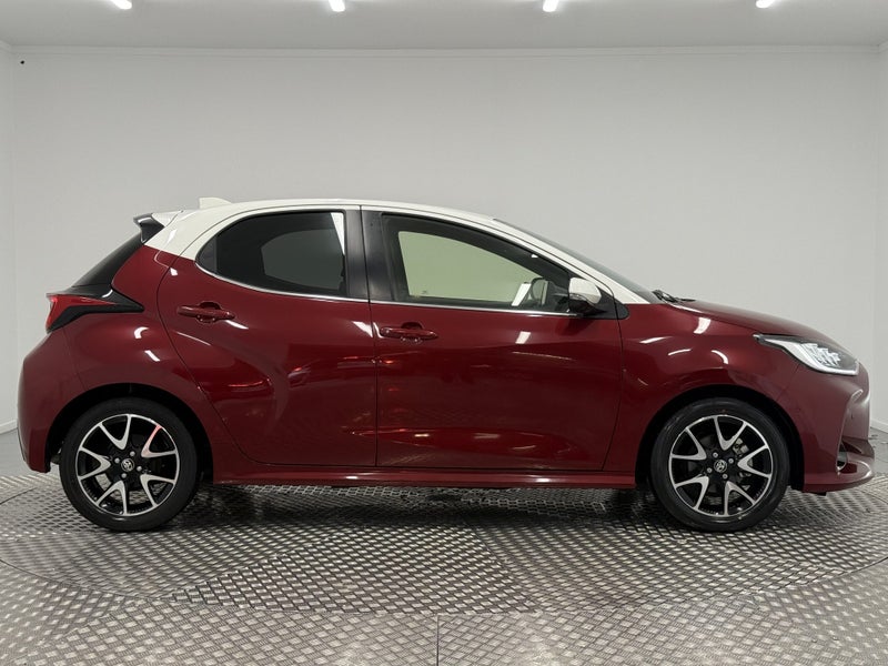 2020 Toyota Yaris 1.5 Hybrid Z image 2